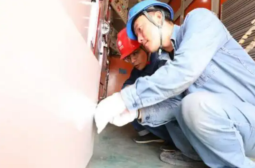 攻堅(jiān)老舊設(shè)備改造 提升電網(wǎng)供電可靠性